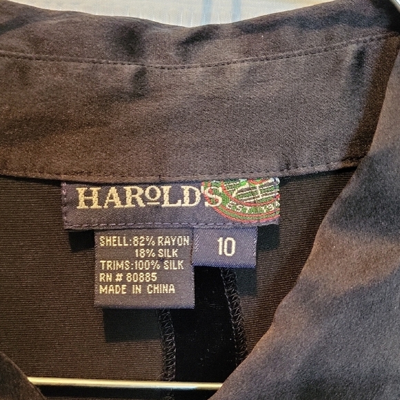 Harold's Black Velvet Button-Down Shirt - Picture 2 of 4